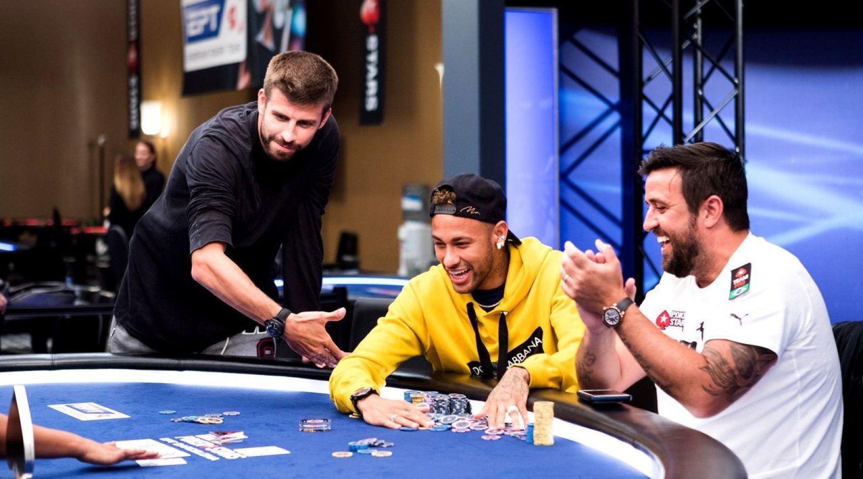 Покер румы со слабым полем 2025 году